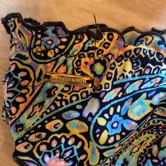 Victoria Secret Mosaic garden ruffle bottoms - Picture 4 of 5